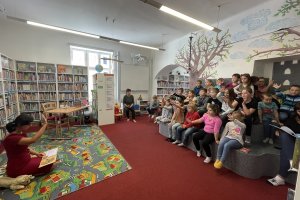 Beseda se spisovatelkou Lenkou Rožnovskou - ŠD2
