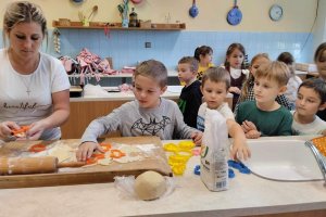 Pečení sušenek spojené se zábavným odpolednem - ŠD 2, 3, a 4